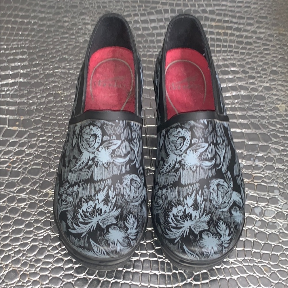 DANSKO RICHELLE CLOG FLORAL SIZE 39 US 8.5/9 WATERPROOF RAIN GARDEN CLOGS SHOES